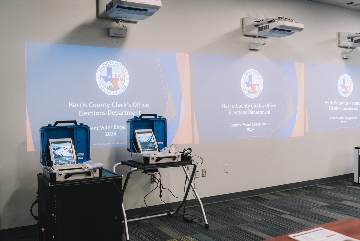 Texas Monthly – Harris County voter outreach proposal sparks another fight with Texas Republicans