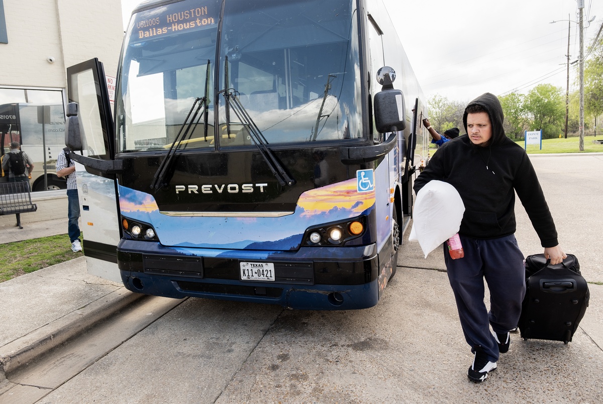 Texas Monthly – Cities across the U.S. are abandoning bus stations. This East Texas is embracing its bustling depot.