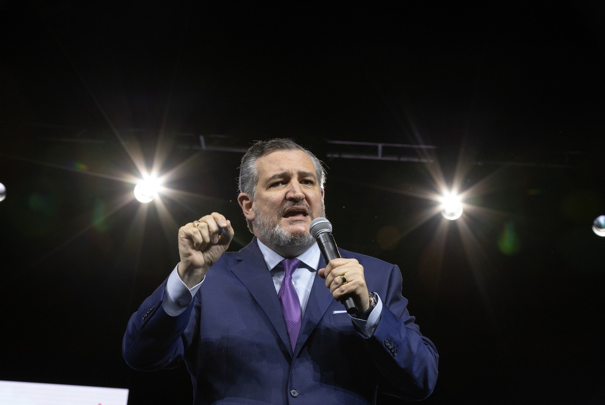 Texas Monthly – Ted Cruz, Secret Service leader tangle at Senate hearing over assassination attempt motive