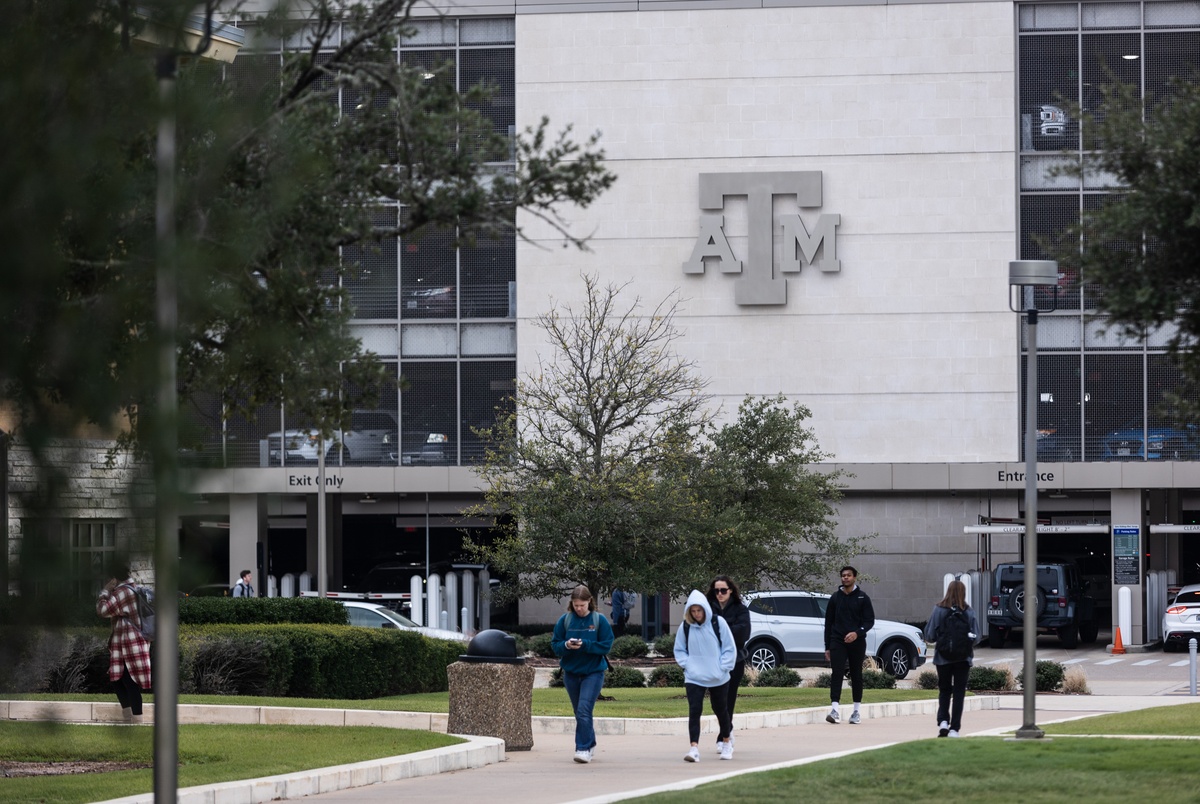 Texas Monthly – Eleven Texas A&M international students might have quietly lost their ability to stay in the U.S.