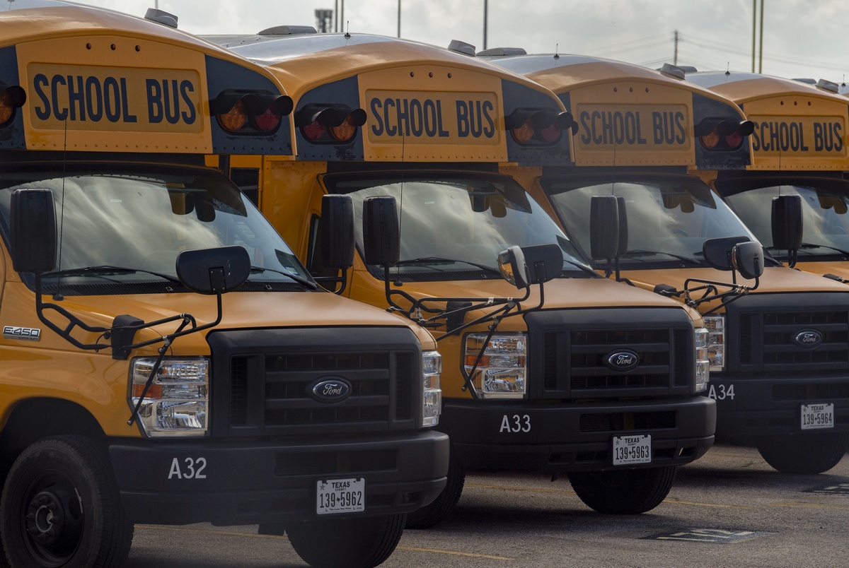 Texas Monthly – How a small East Texas school district replaced its gas-guzzling buses with an all-electric fleet