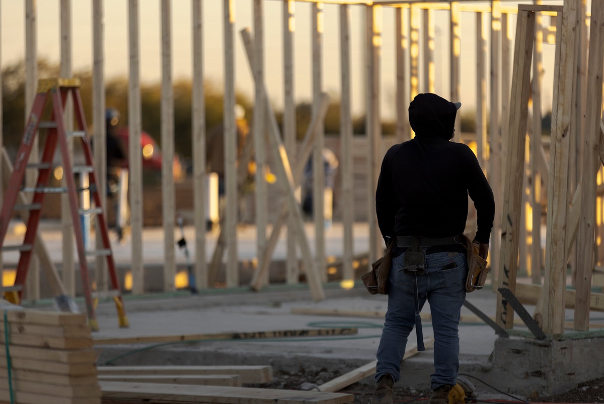 Texas Monthly – Texas House OKs bill to allow smaller homes on smaller lots amid housing affordability crunch