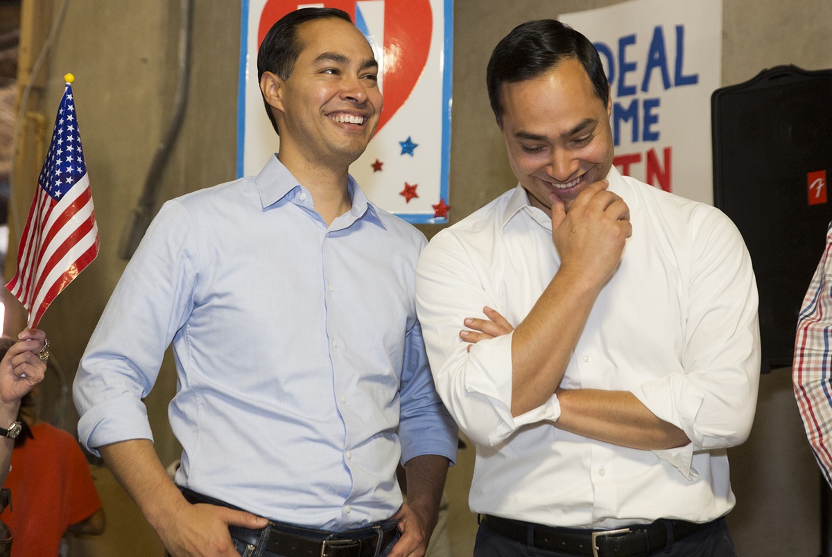 Castro brothers to storm battleground states for Clinton ...