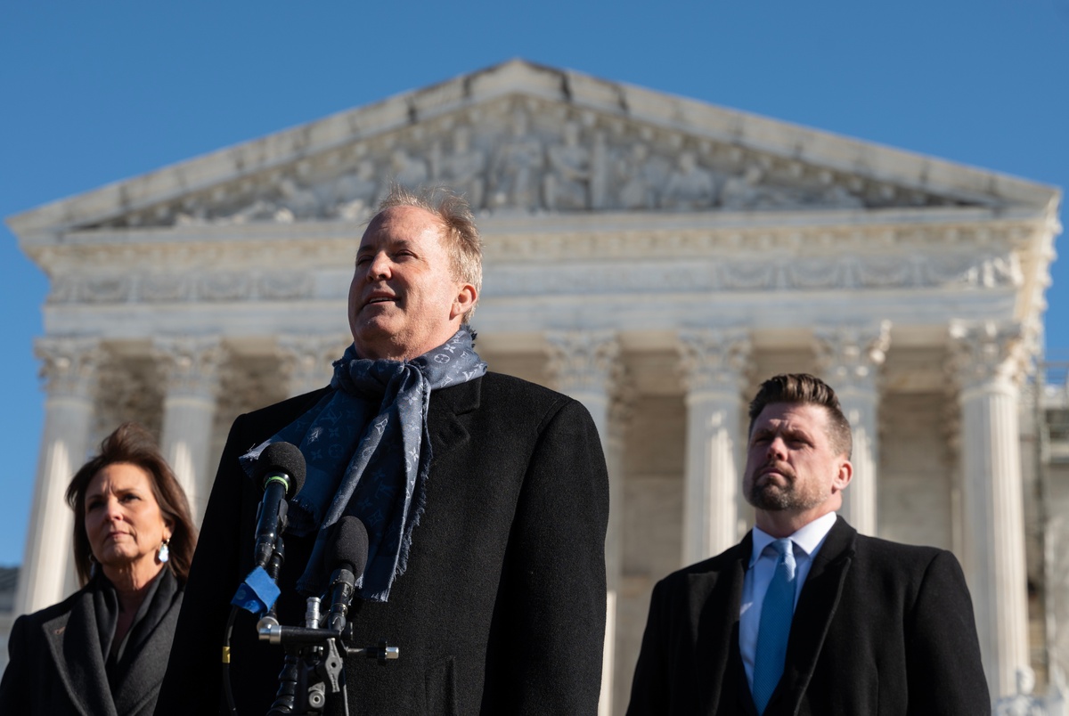Texas Monthly – Ken Paxton says Google will pay Texas $1.4 billion to settle privacy suit