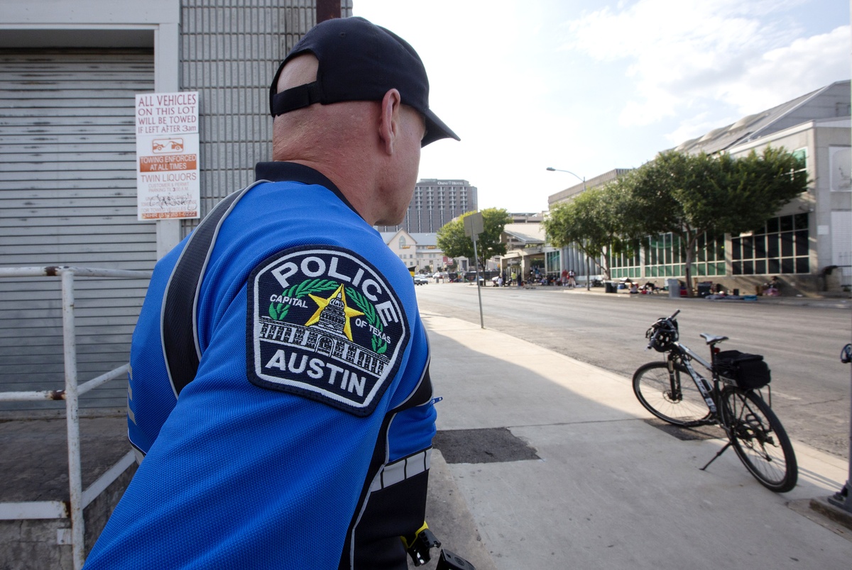 Texas Monthly – Judge upholds Austin ordinance decriminalizing pot