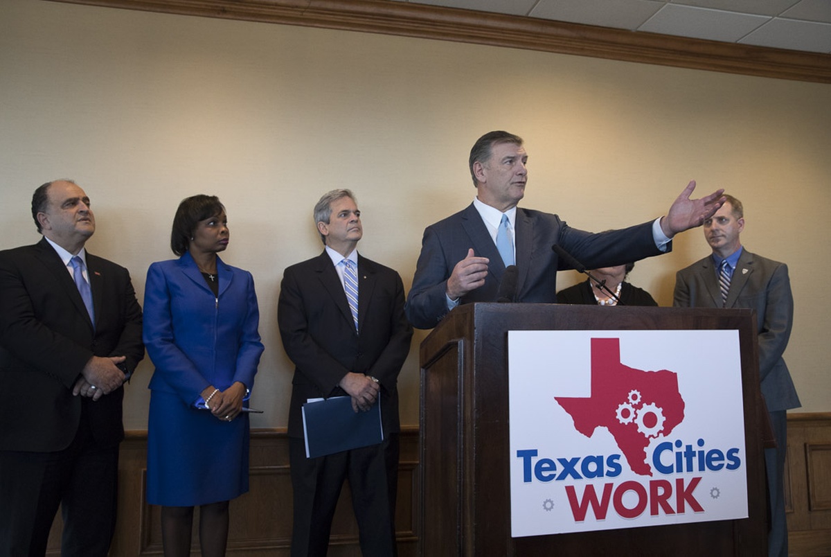 Mayors say Texas, U.S. politics increasingly undermine city needs The