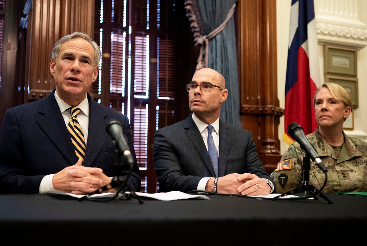 Texas sending 1,000 National Guard troops to border during migrant surge | The Texas Tribune