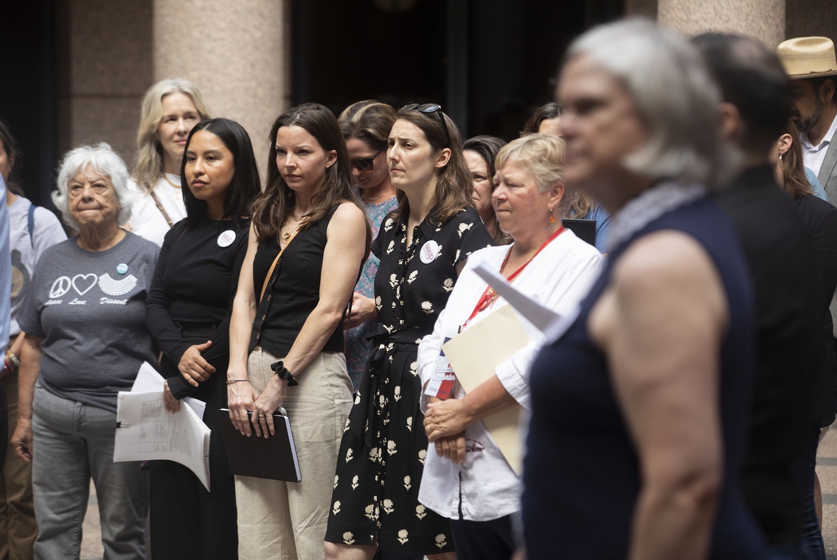 Texas Monthly – Faculty and students blast Texas House panel for limiting testimony on bill that targets state universities