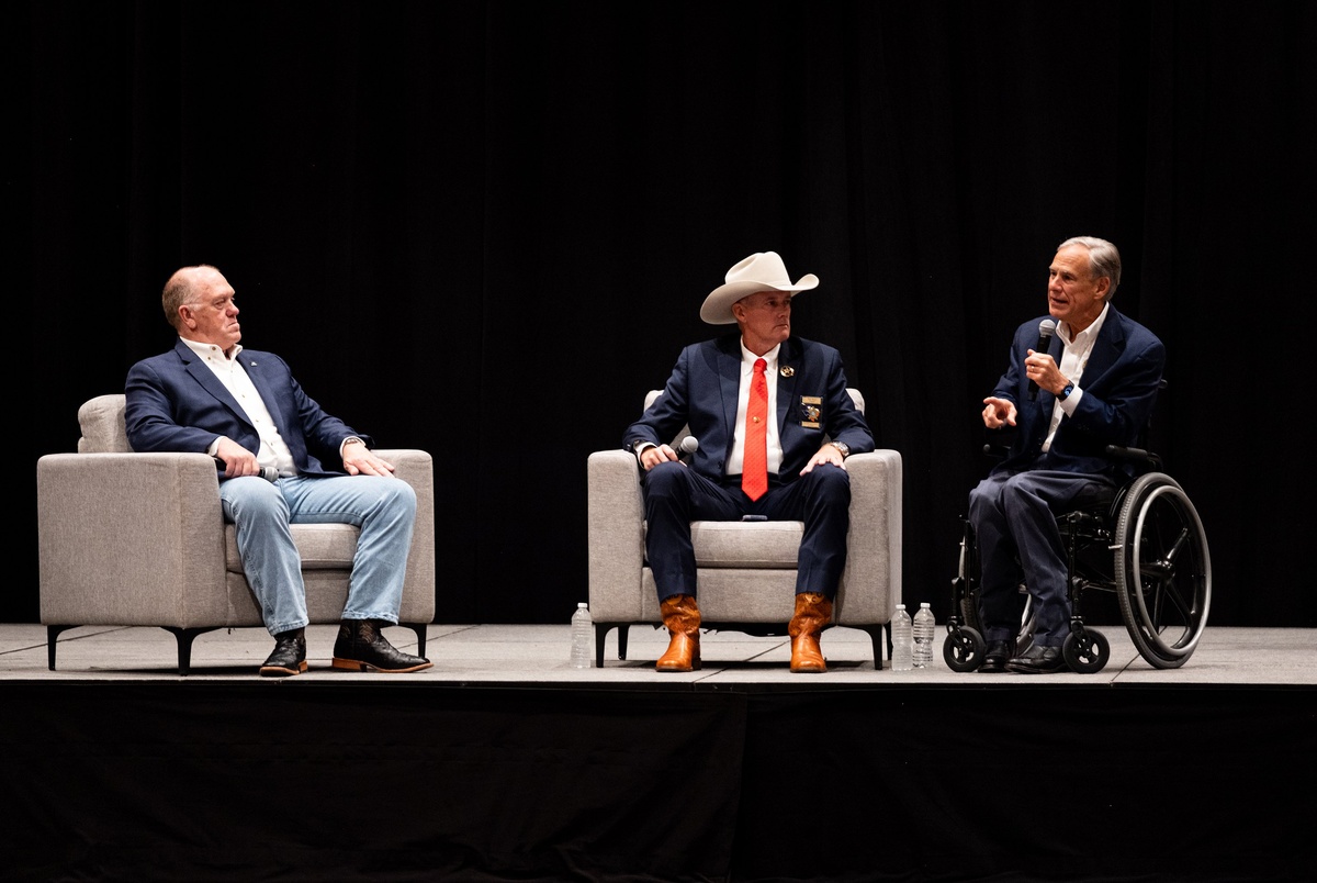 Texas Monthly – How a rural Texas sheriff became a poster child for serving Trump’s immigration goals