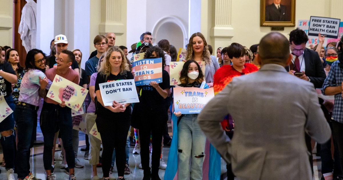 Top trans care doctor leaving Texas after lawmakers pass Senate Bill 14 - Vimarsana News