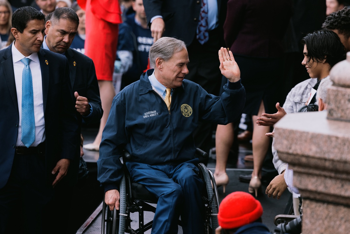 Texas Monthly – Greg Abbott will use $13 million he raised in 2023 to target anti-voucher Republicans