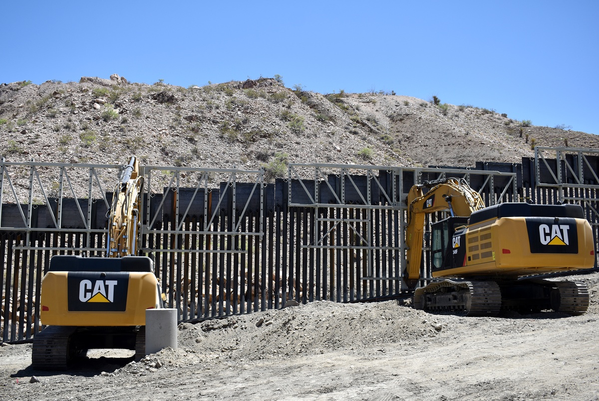 Private border wall given the green light to continue by New Mexico