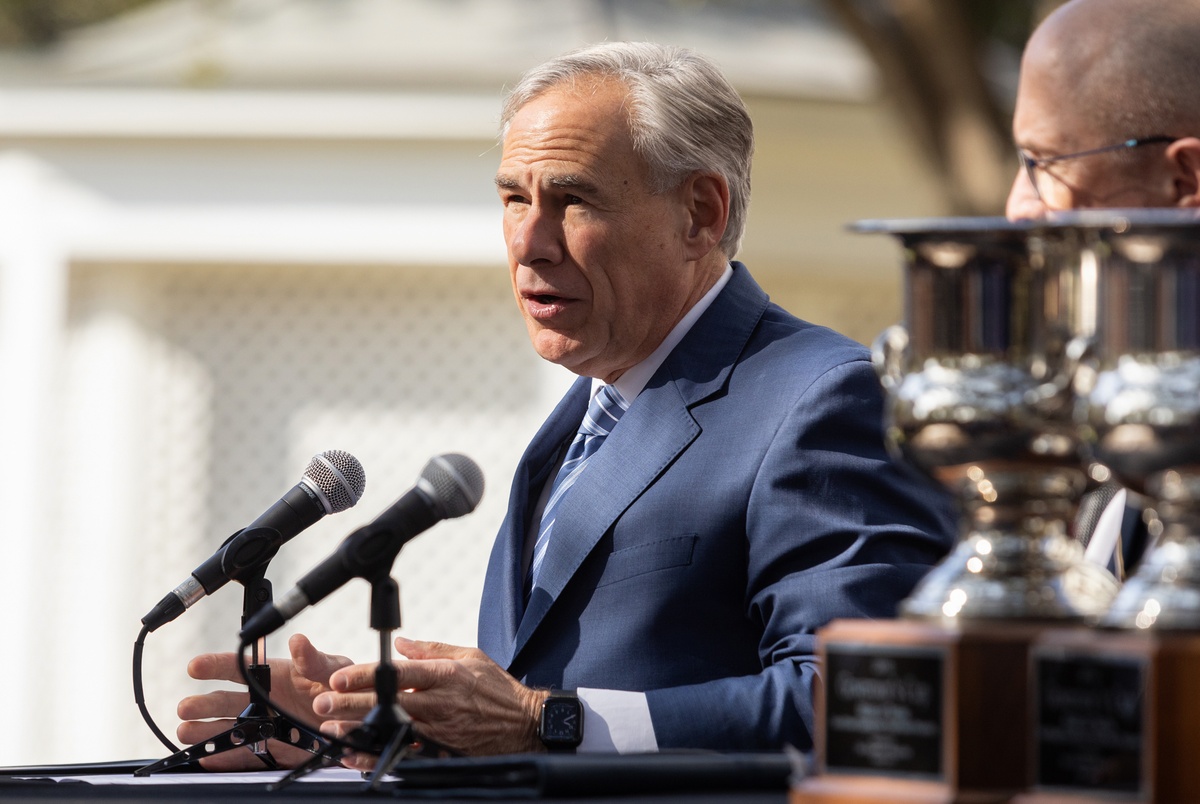 Texas Monthly – Muslim advocacy group sues Abbott saying university executive order violates free speech