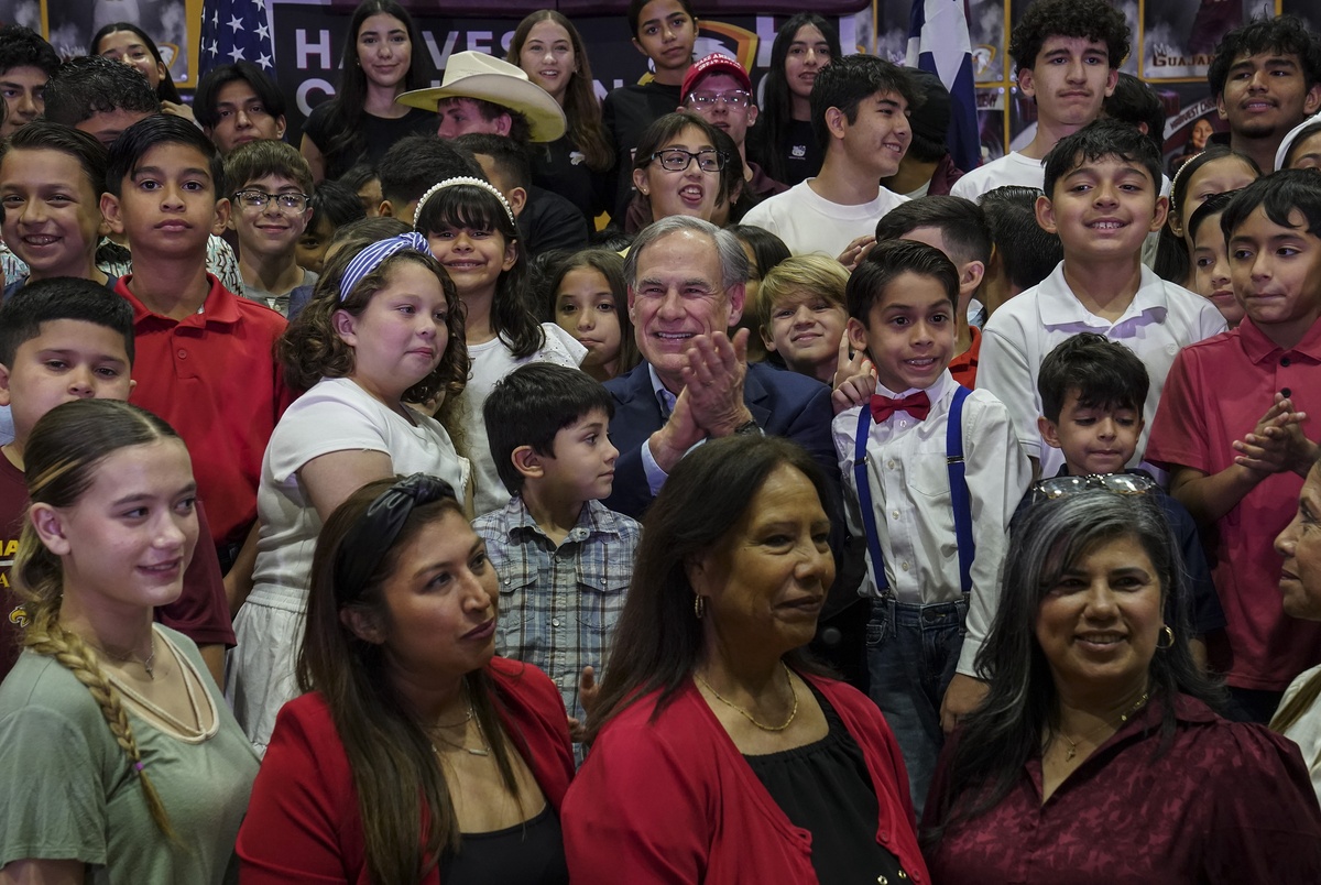 Texas Monthly – How Greg Abbott took a flailing school voucher movement and turned it into a winning issue