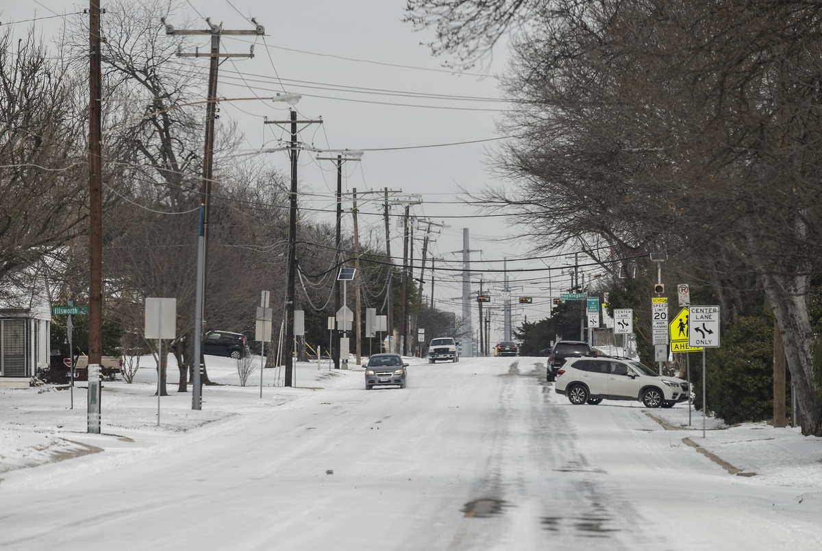 Texas power outage could see relief when rolling blackouts start | The Texas Tribune