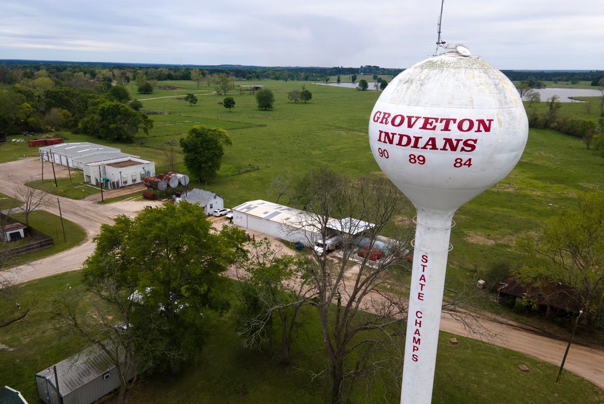 Texas Monthly – Rural Texans, internet providers worry that feds’ broadband expansion plan will have a painfully slow rollout