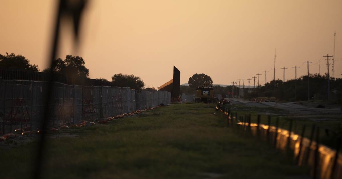 Timothy Mellon, a major Trump donor, is funding the Texas border wall - Vimarsana News