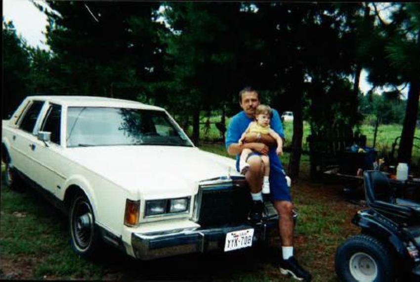 Robert Roberson’s attorneys showed this picture of him and his daughter, Nikki Curtis, during a hearing reviewing his conviction in her death.