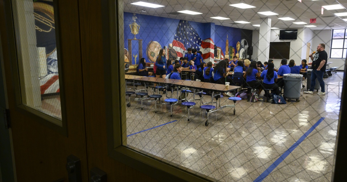 School voucher opponents are unpopular with Texas GOP primary voters, poll finds