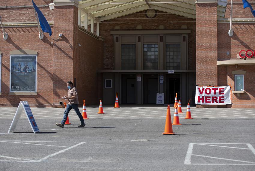 An early voting site in El Paso on Monday.