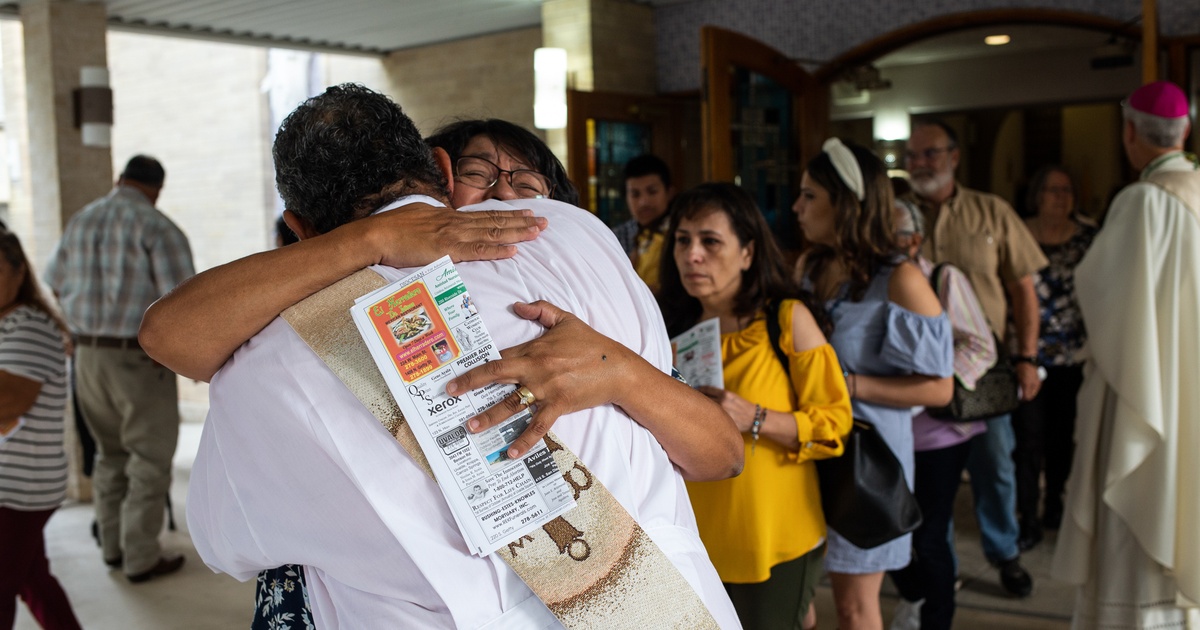 At churches in Uvalde, residents sought healing, days after a mass shooting - Vimarsana News