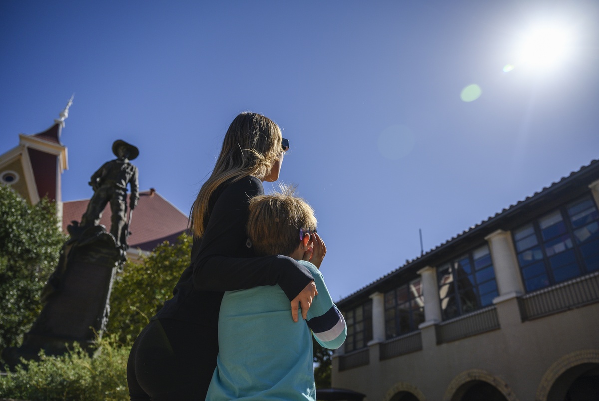 Texas Monthly – To close or stay open? Ahead of the eclipse, Texas schools weighed logistical hurdles versus learning opportunities