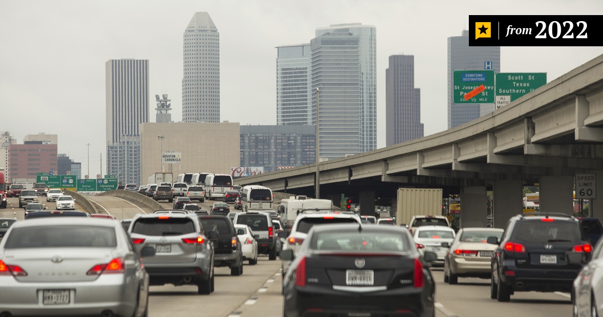 Head of Texas DMV resigns amid concerns over fake paper license plates |  The Texas Tribune