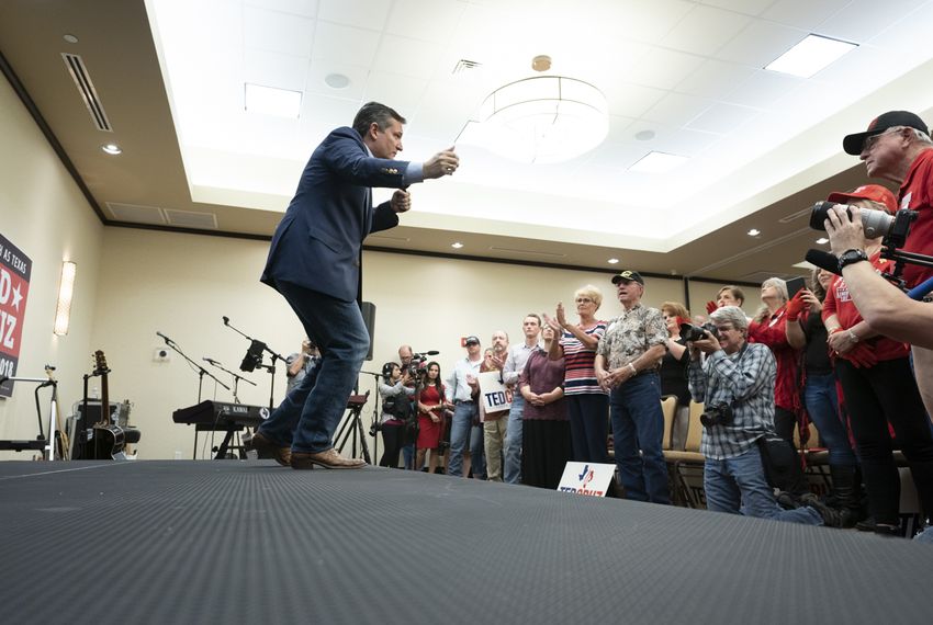 U.S. Sen. Ted Cruz campaigns on the last weekend before the midterm elections before 300 people in Victoria, Texas 