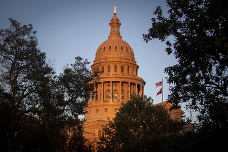 Texas state agencies push for better worker pay | The Texas Tribune