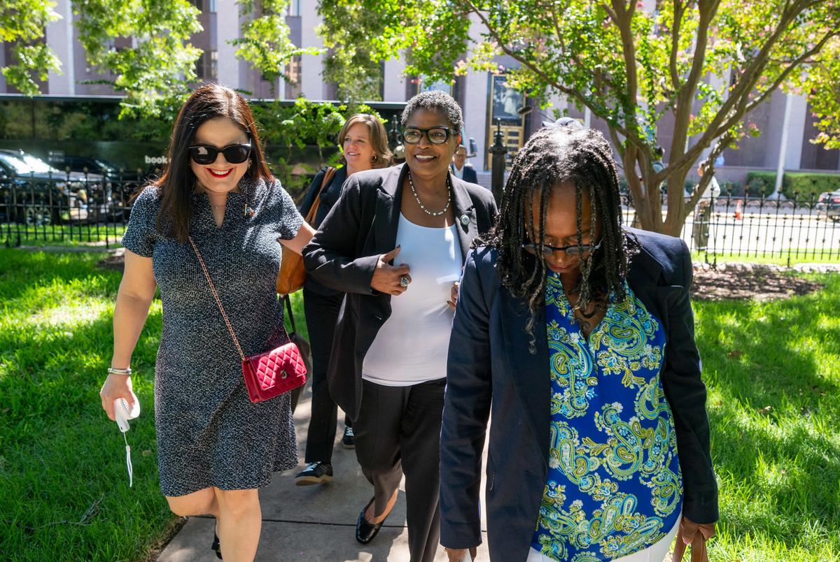 Photos: Texas Democrats return to Austin as redistricting standoff ends