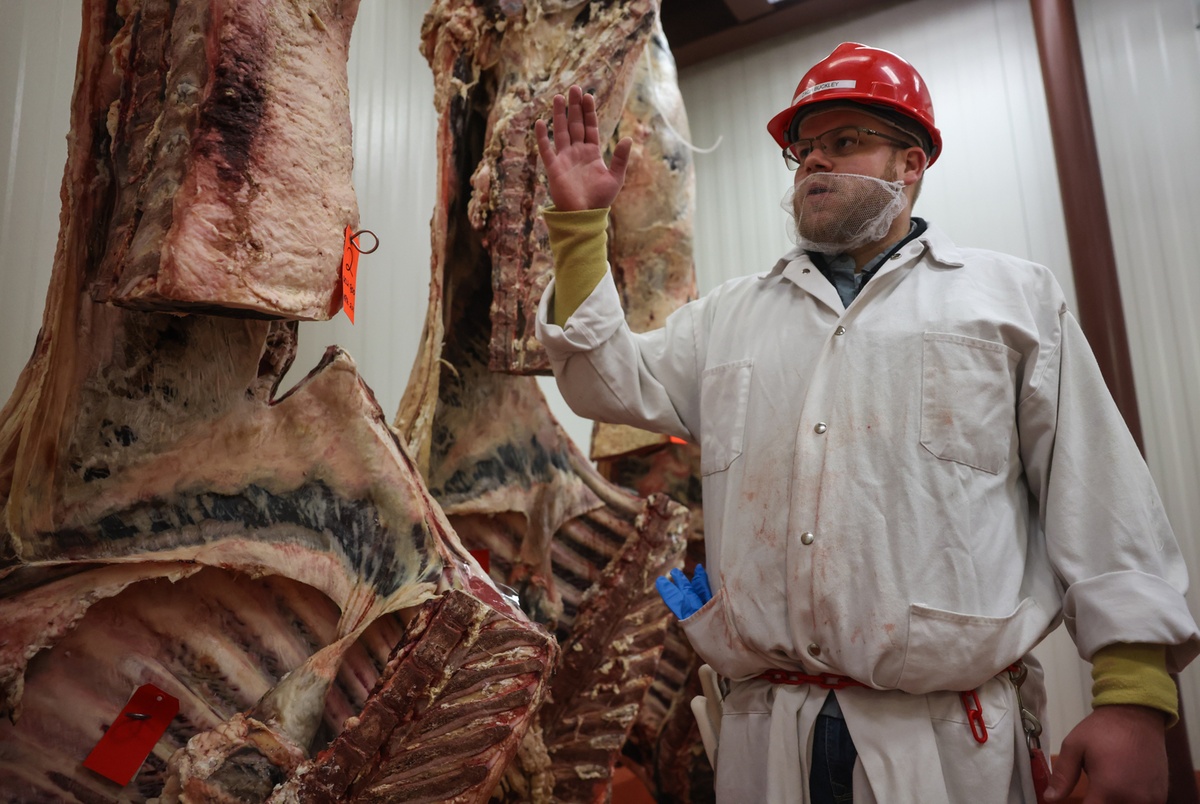 Texas Monthly – As lawmakers tried to name an official steak, Texas students learned how to find the best beef