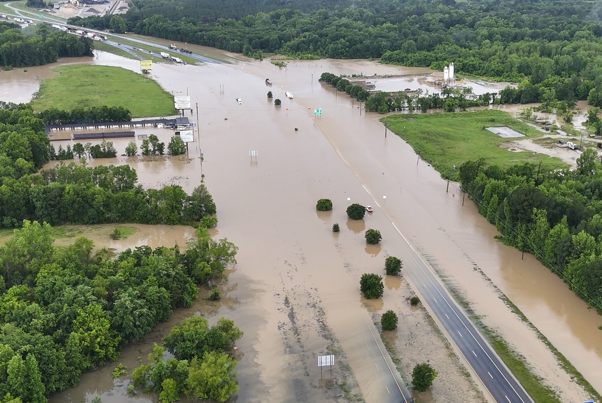 Texas Monthly – Plans to spend billions on a flood-prone East Texas highway may not solve the problem