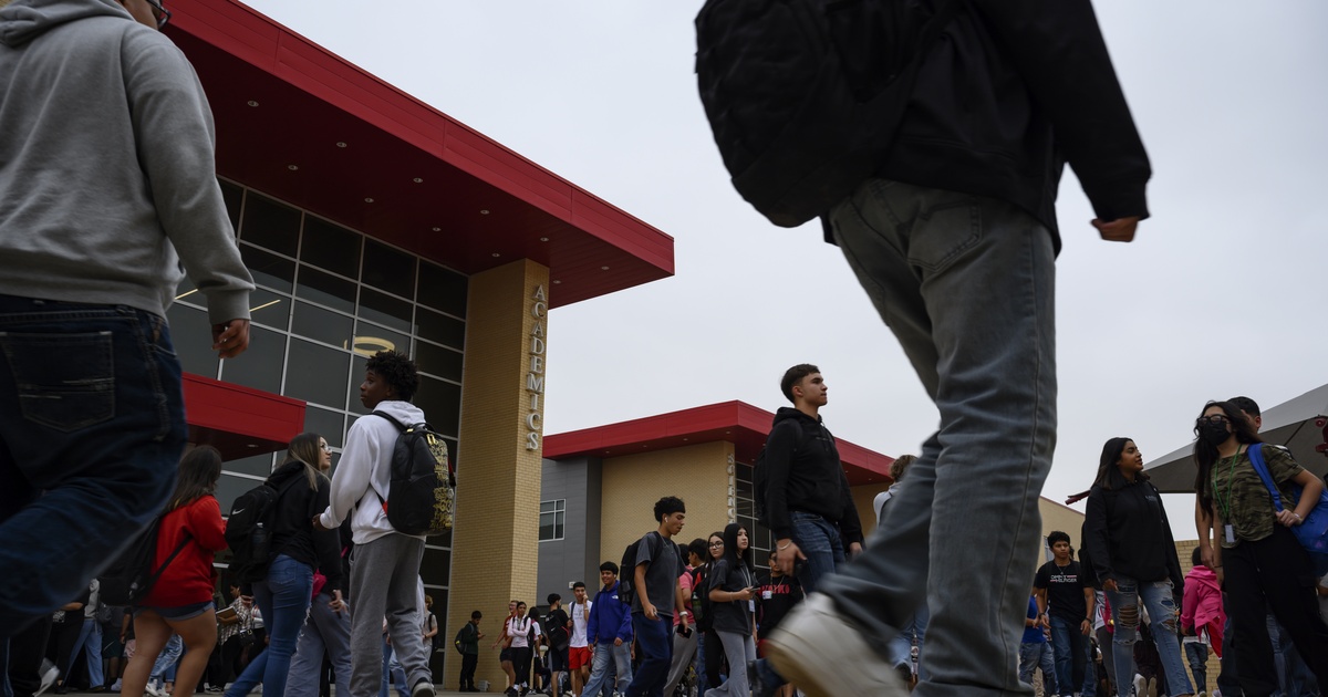 Texas’ debate over school chaplains escalates school board culture wars