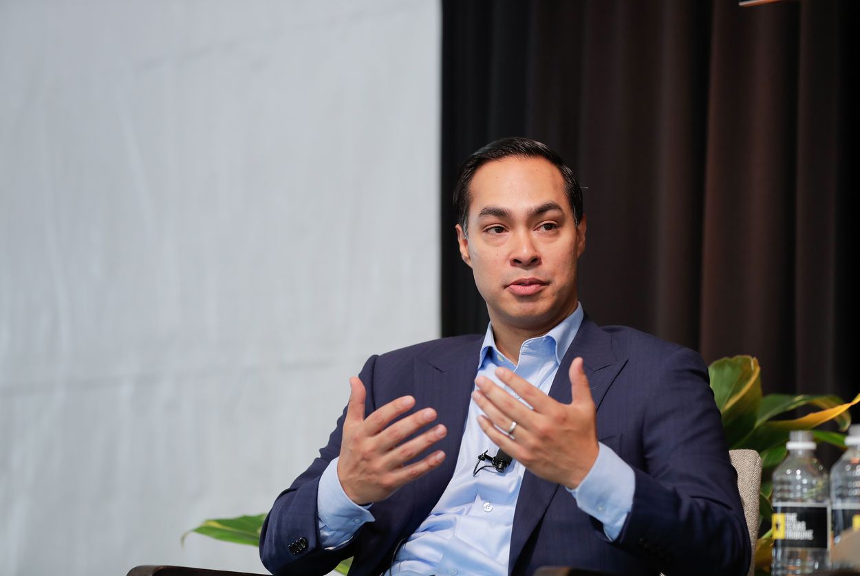 Julián Castro says he's "inclined" to run for president in 2020 - Eagle ...
