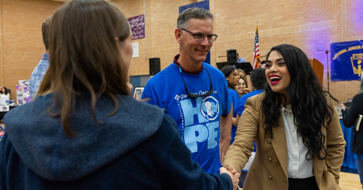 Republican Mayra Flores rejected from all-Democratic Hispanic caucus - Vimarsana News