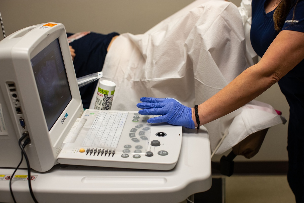 Texas Monthly – Amended bill clarifying Texas abortion laws receives Senate panel approval