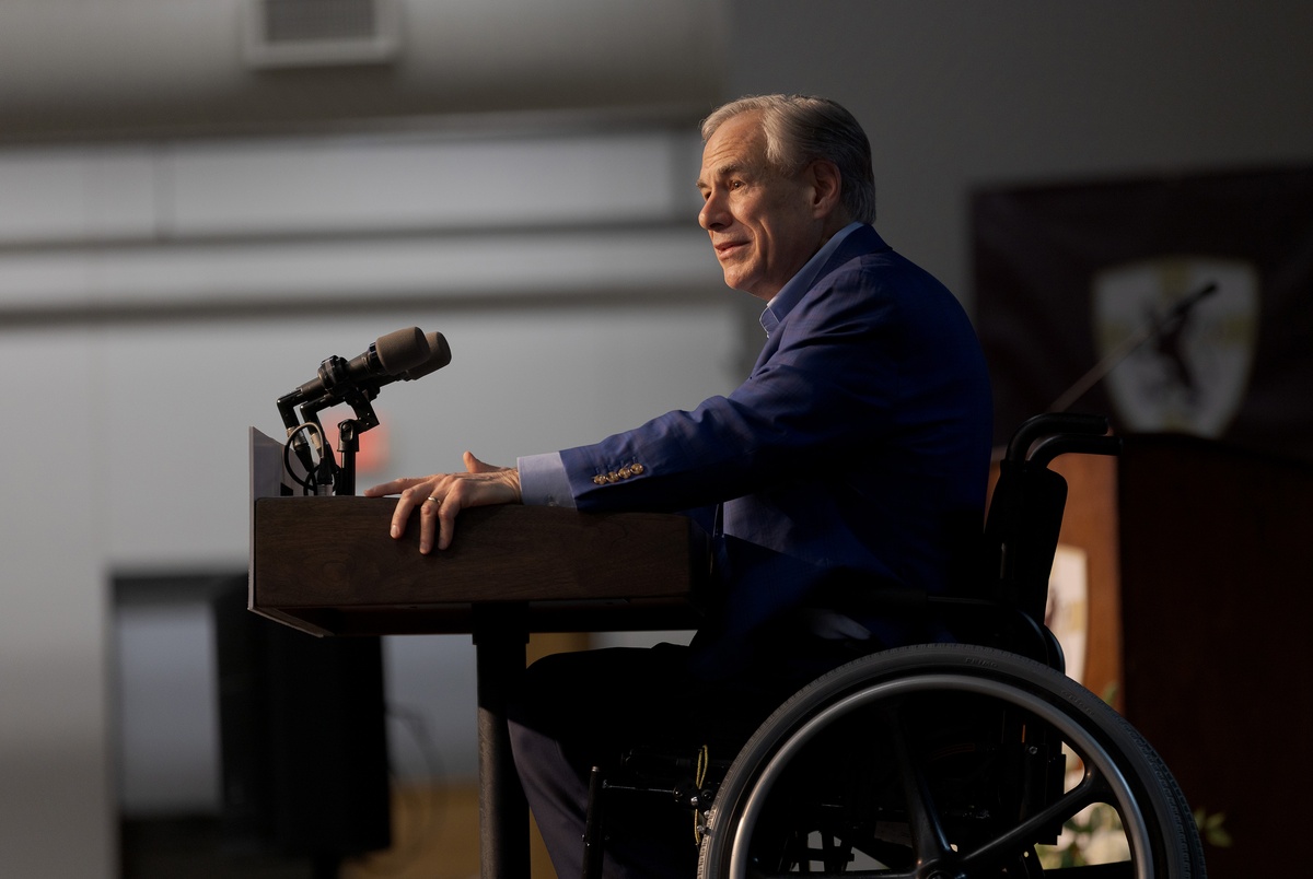 Texas Monthly – Gov. Greg Abbott showing no rush to replace late U.S. Rep. Sylvester Turner