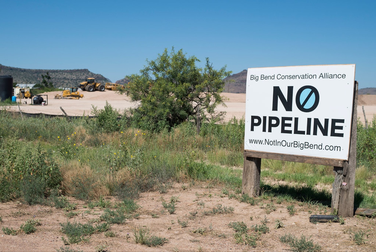 Scenes of a Debate Over Big Bend Pipeline The Texas Tribune