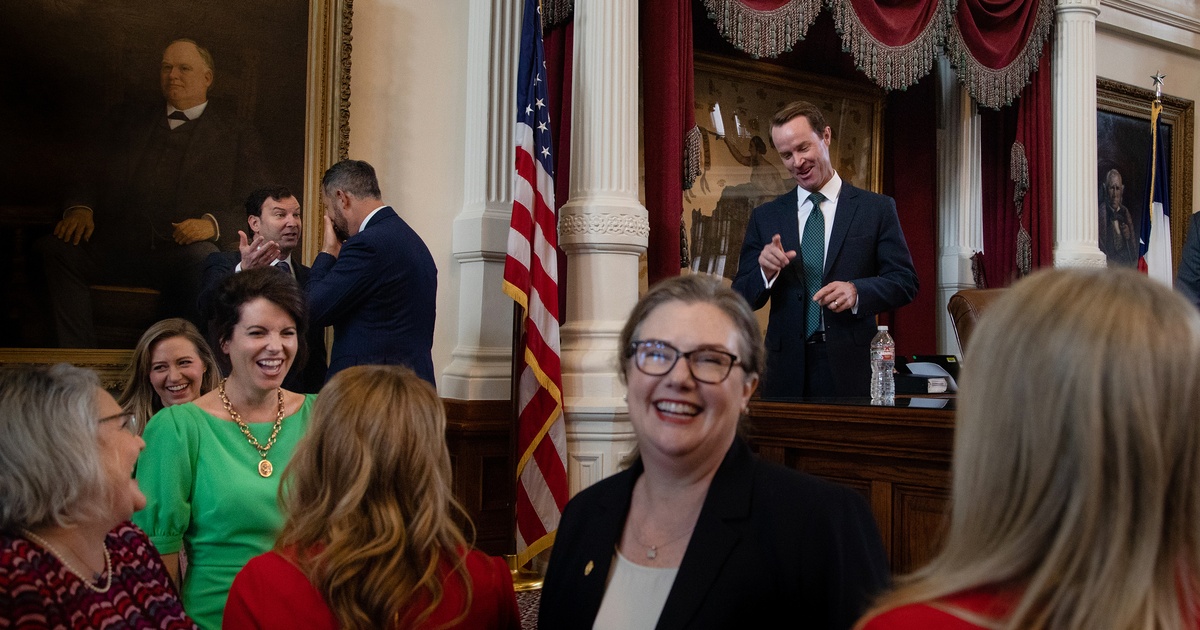 Photo of A Texas lawmaker wants voters to decide whether legislators deserve a raise