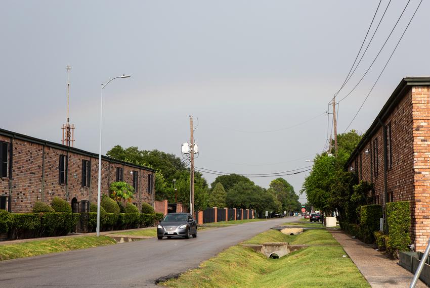 [Neighborhood scenes - Justice Court Pct. 5 Place 1 under Honorable Russ Ridgway] Clarewood Gardens Apartments of the Chimney Rock neighborhood in southwest Houston. Aug. 21, 2020.