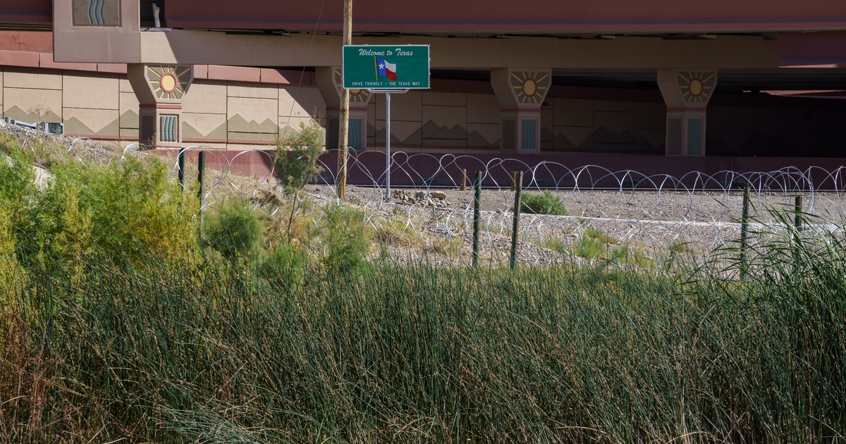 Texas installs concertina wire at New Mexico border to deter migrants - Vimarsana News