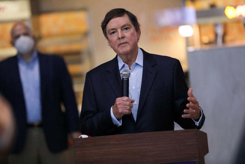 Prominent San Antonio banker Bruce Bugg has died, a source close to him said Wednesday.