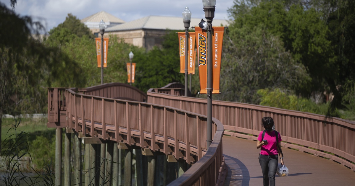 Texas College Students Confront Anxiety As Fifth Pandemic Semester Begins The Texas Tribune