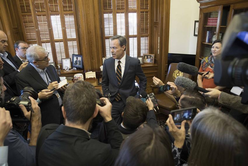 Texas House Speaker Joe Straus announces he won't seek reelection in 2018 at a press conference at the state Capitol on Oct. 25, 2017. 