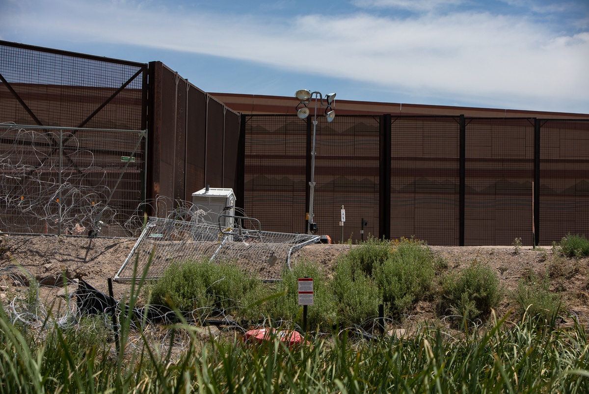 Texas Monthly – First trial of immigrant accused of trespassing on Texas border military zone ends in acquittal