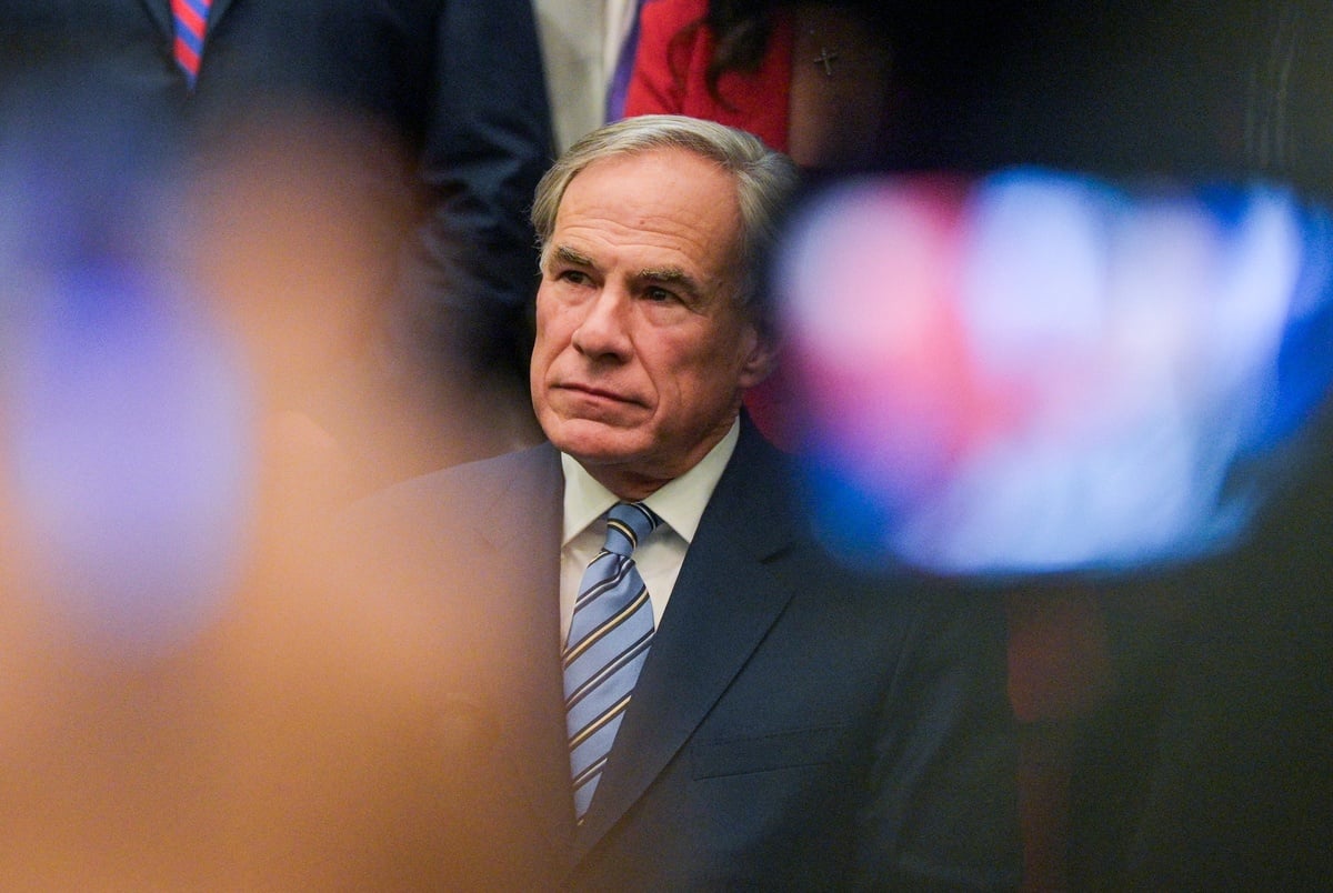 Texas Monthly – Gov. Greg Abbott threatens Texas House Democrats with removal from office for fleeing state