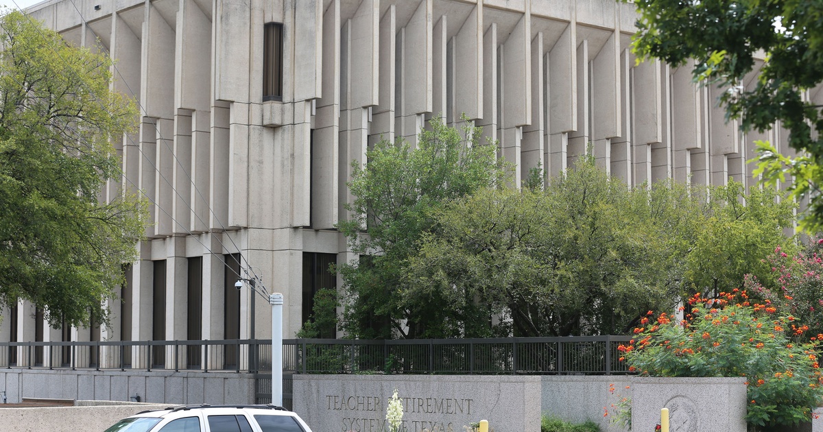 Texas teacher pension fund divested from cash that “boycotted” oil and gas