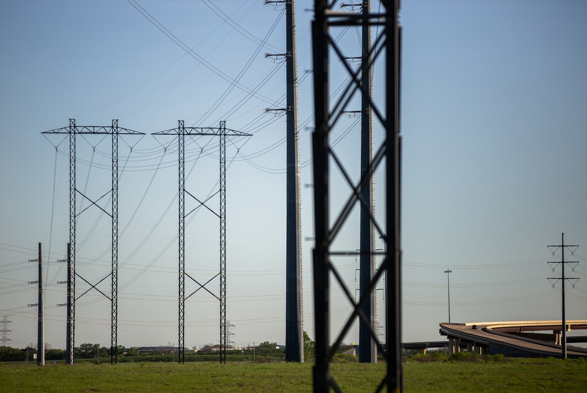 Texas Monthly – Texas A&M System wants a network of power plants on its land across the state