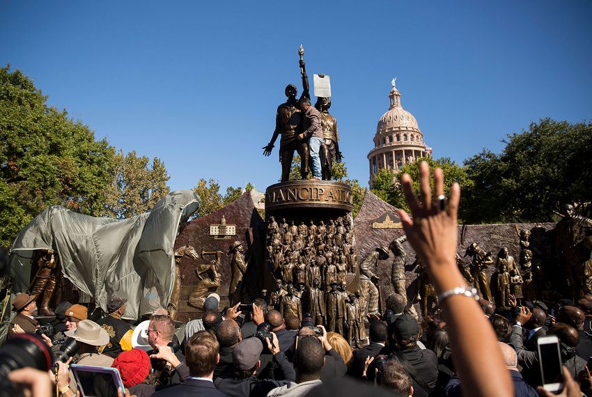 Texans remember, rejoice during AfricanAmerican monument's unveiling