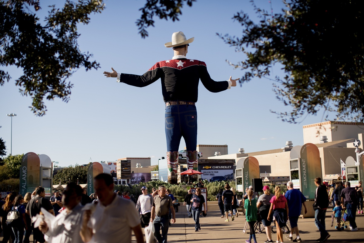 Texas Monthly – Ken Paxton withdrew an opinion on gun bans weeks after suing Texas state fair for a similar restriction
